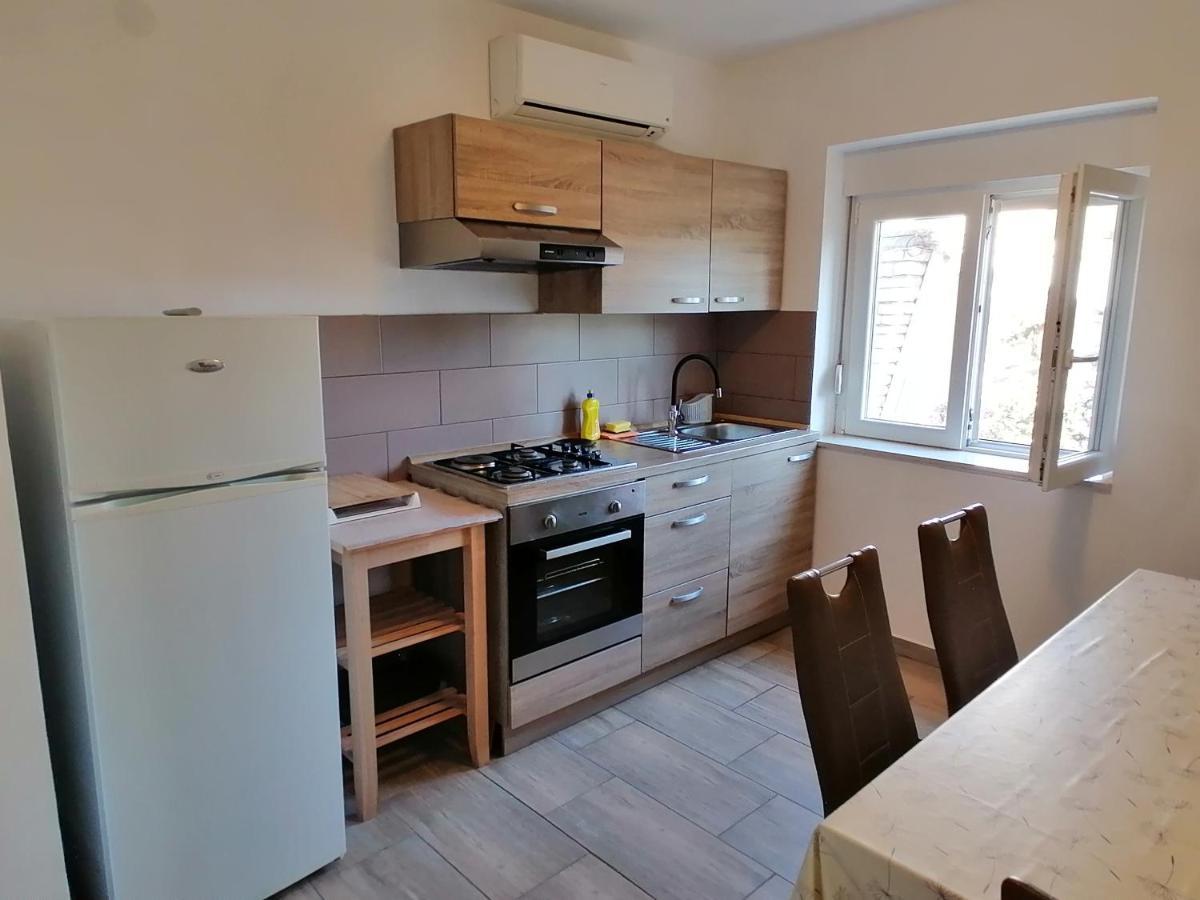 Apartman 2 Punta Pakoštane Exterior foto